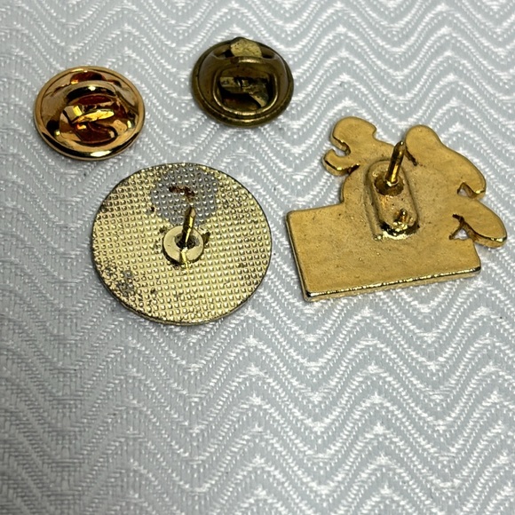 Lapel pins - Picture 3 of 3